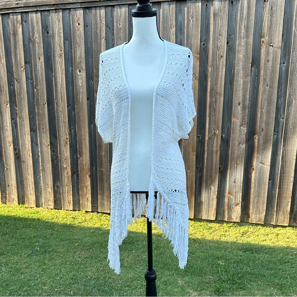 Hollister White Knit Cardigan with Fringe EUC